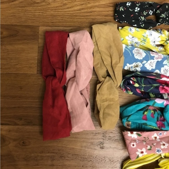 Lot of Womens Headbands - Picture 4 of 7